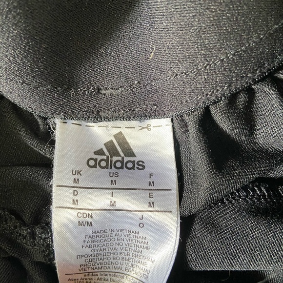 Men’s ADIDAS black shorts size MEDIUM - Picture 3 of 4